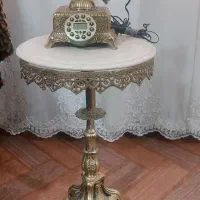 میز و تلفن برنز