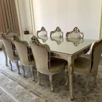 صندلی و میز عذاخوری.