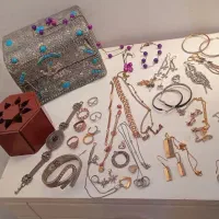 سرویس بدلیجات گوشواره گردنبند ساعت دستبند انگشتر