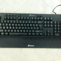 کیبرد ار جی بی دار و هدفون