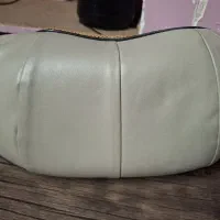 یک عدد ماساژور.و یک عدد ویبره