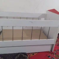 تخت و گهواره بچه در حد نو