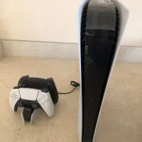 Ps5دیجیتال به همراه یه دسته اضافه و داک شارژم