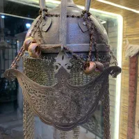 کلاه خود|کلکسیون اشیاء عتیقه|شیراز, بازار|دیوار