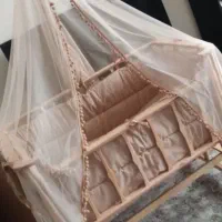 تخت کنار‌مادر