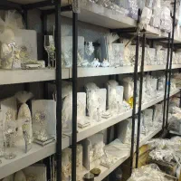 همکار فروشنده جهت کار در عمده فروشی لوازم بله برون