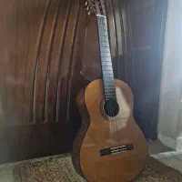 گیتار c40  همراه با کیف با کیفیت و سیم زاپاس