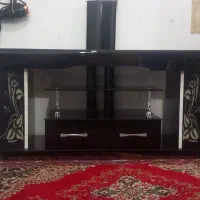 میز زیر تلویزیون