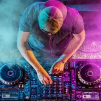 دیجی خانم و آقا برای مراسمات شما