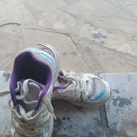 یک جفت کتونی بفروش میرسد