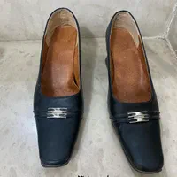 تعدادی کفش طبی و بوت