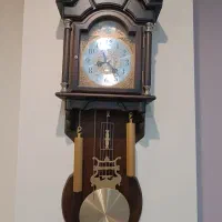 ساعت دیواری کاملا سالم