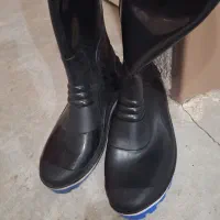 دو جفت چکمه ایمنی ساق بلند