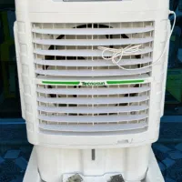 کولر آبی ایستاده.