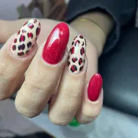 کاشت ناخن ۳۰۰