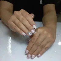 کاشت ناخن ۲۰۰،ترمیم ۱۵۰دربهترین لوکیشن|خدمات آرایشگری و زیبایی|کرج, گلشهر|دیوار