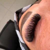 دستیار مژه و دستیار ناخن