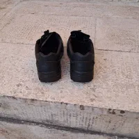 کفش کار شماره ۴۰|کیف، کفش، کمربند|پرند, فاز ۲|دیوار