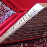 سنتور اکبری پور|سازهای سنتی|مرودشت, استادیوم|دیوار