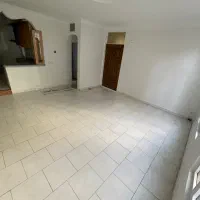 همکف سرباز.   // با انباری بزرگ بالکن