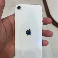 آیفون se2022