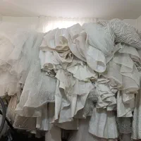 یه عالمه لباس عروس