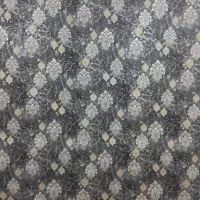 شاگرد کاغذدیواری و رنگآمیزی