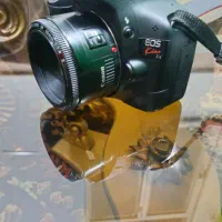 دوربین canon x4 550D همراه با لنز۱.۸ ۵۰mm|دوربین عکاسی و فیلمبرداری|قم, چهل درخت|دیوار