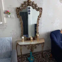 اینه  برنجی   همراه میز برنجی بدون الیاژ|بوفه، ویترین، کنسول|تهران, شوش (باغ آذری)|دیوار