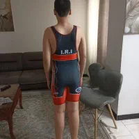 دوبنده قرمز وزن ۵۰الی ۷۰با کتونی قرمز سایز۴۰
