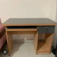 میز کامپیوتر کاملا سالم