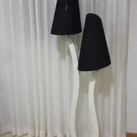 آباژور ایستاده