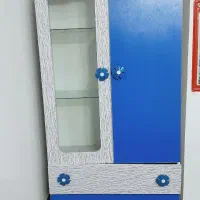 کمد بچه در حد نو همراه لوازم جانبی