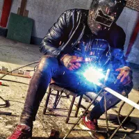 لوله کشی و جوشکاری گاز