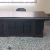 میز اداری به همراه دو دست مبل