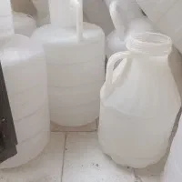 حدود ۳۰ عدد دبه ۸ کیلویی