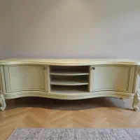 فروش میز زیر تلویزیونی در حد نو