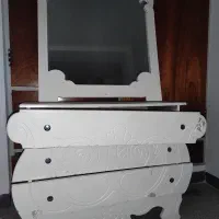 میز آرایشی با اینه