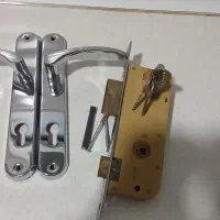 قفل بامغزی۳ کلید ودسگیره نوسالم یک و۲۰۰