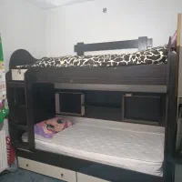 تخت دو طبقه محکم و سالم همراه یک تشک