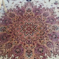 فرش دستباف تقریبآ گل ابریشم حدود ۹متر