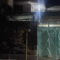 خانه دو طبقه  و کلنگی