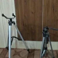 فروش یک عدد سه پایه دوربین و یکعدد سه پایه تلسکوپ