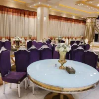 صندلی تالاری دست دوم 250 عدد و میز MDF 8 نفره|میز و صندلی غذاخوری|ابهر, |دیوار