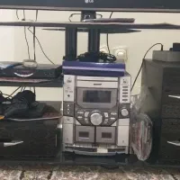 میزتلویزیون شیشه ای