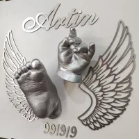 تندیس دست و پای کودک