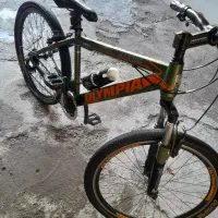 دوچرخه|دوچرخه، اسکیت، اسکوتر|میانه, |دیوار