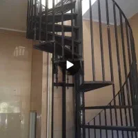 پله آهنی نو نو رنگ نخورده