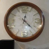 ساعت دیواری چوبی
