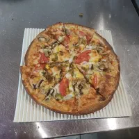 به تعدادی نیروی خانم و آشپز فست فود نیازمندیم|استخدام خدمات فروشگاه و رستوران|اسلامشهر, شهرک قائمیه|دیوار